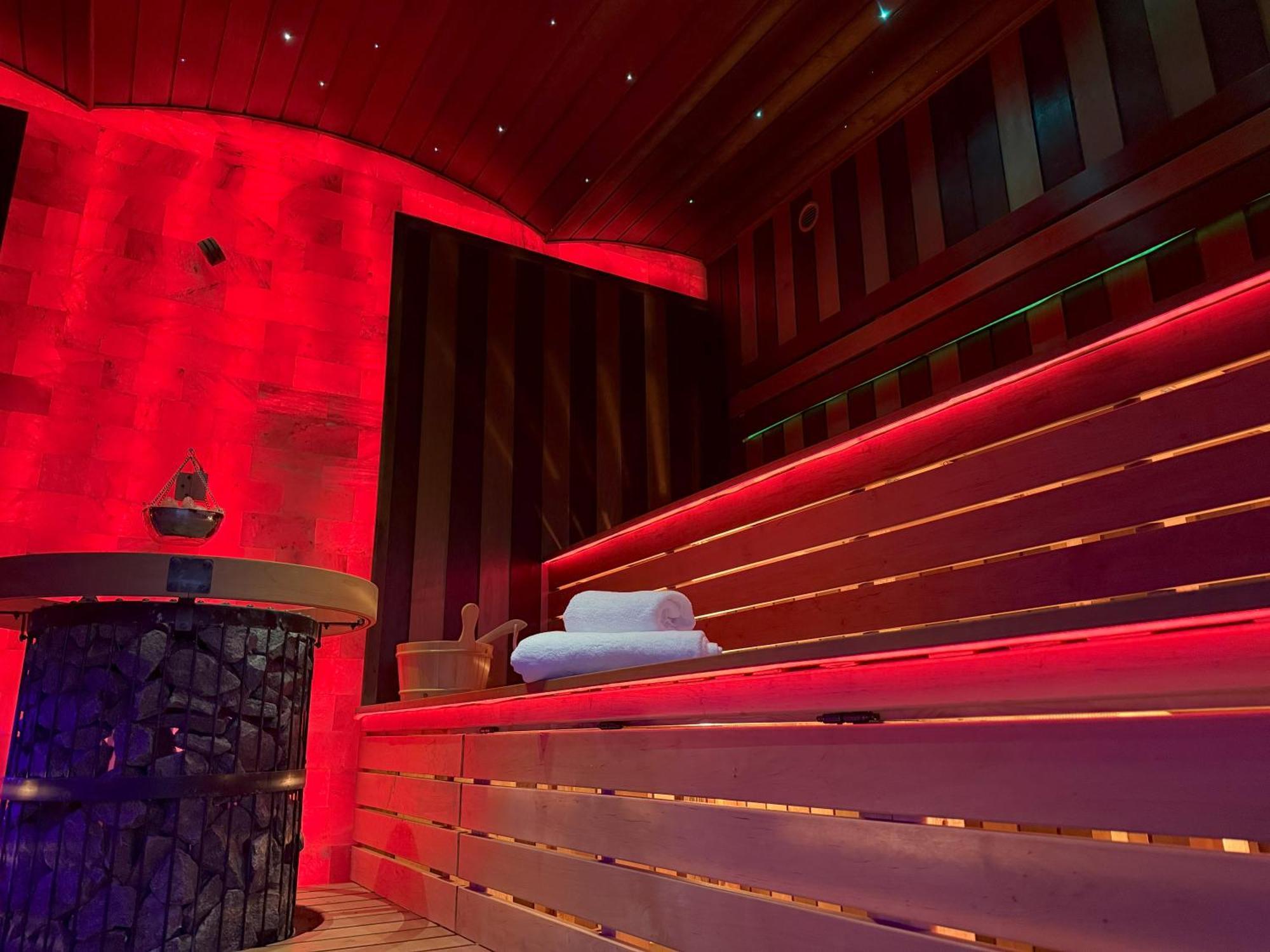 Residence Iron Cube Карлови Вари Екстериор снимка