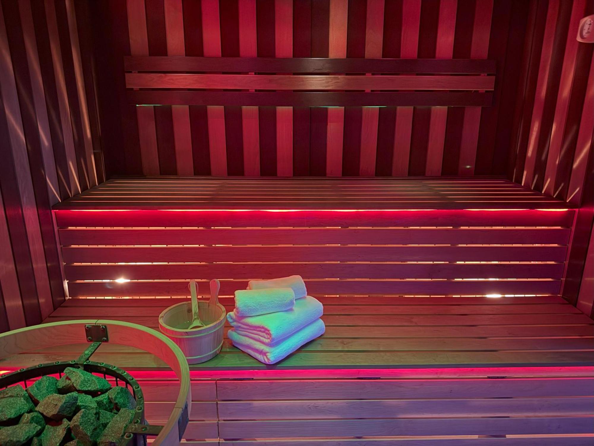 Residence Iron Cube Карлови Вари Екстериор снимка