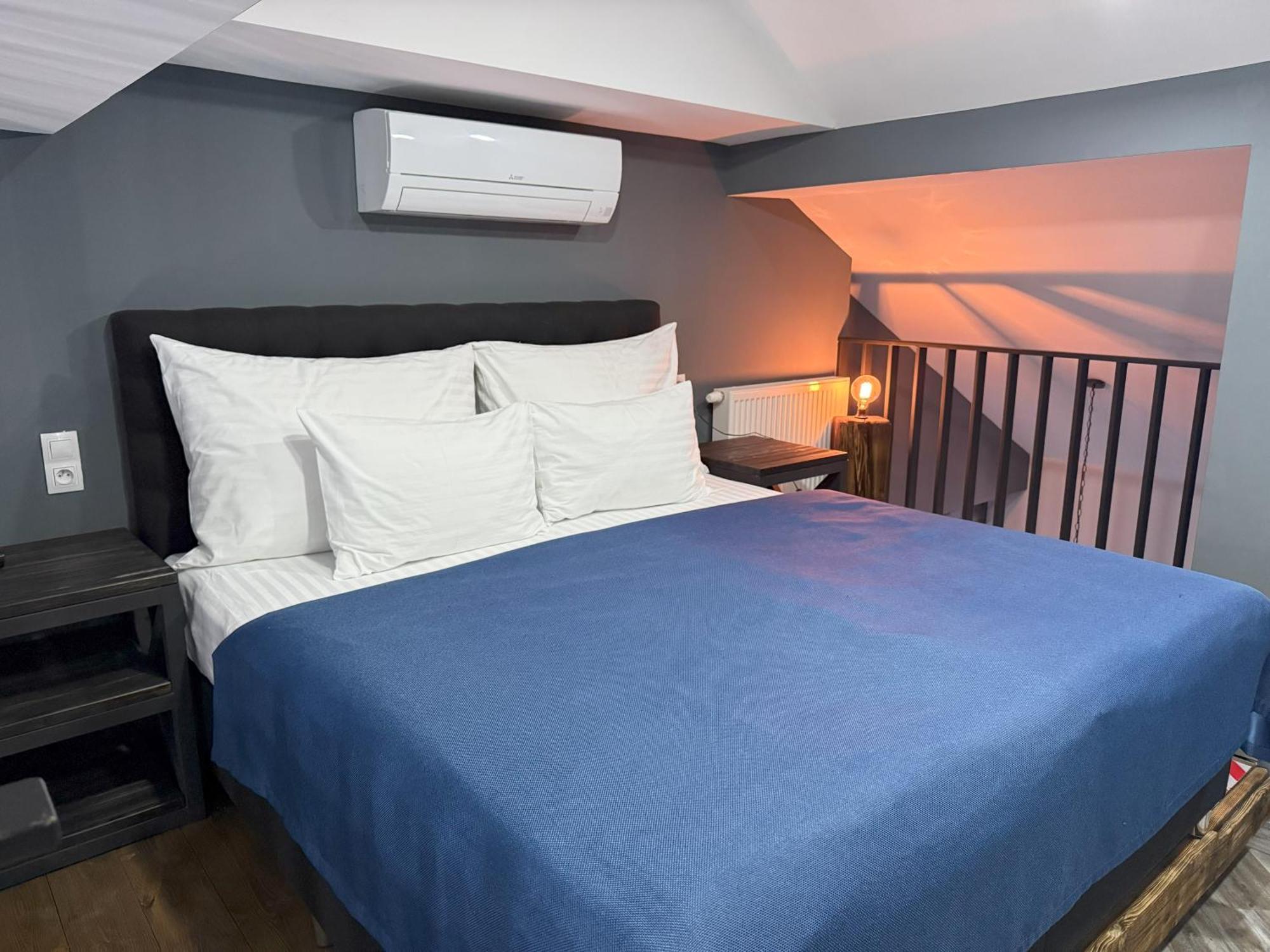 Residence Iron Cube Карлови Вари Екстериор снимка